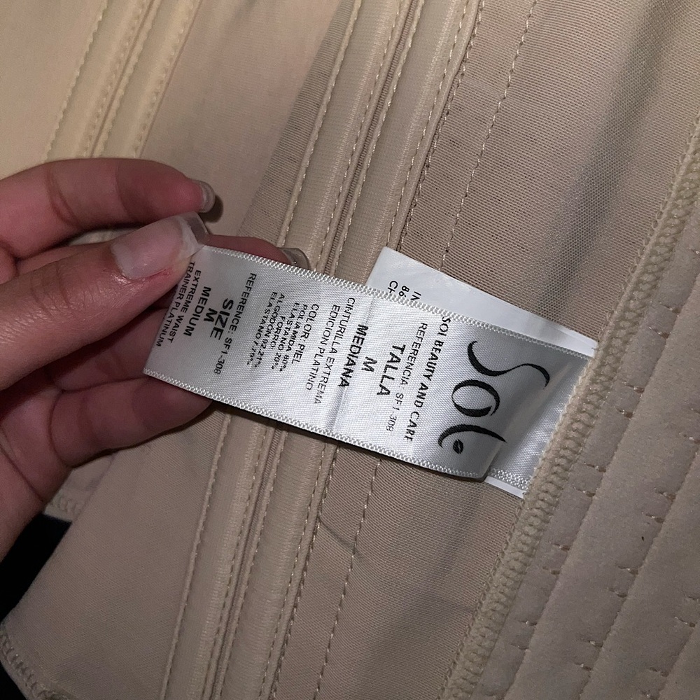 New Sol de leon faja, size small. Never used and clean. Least is $115